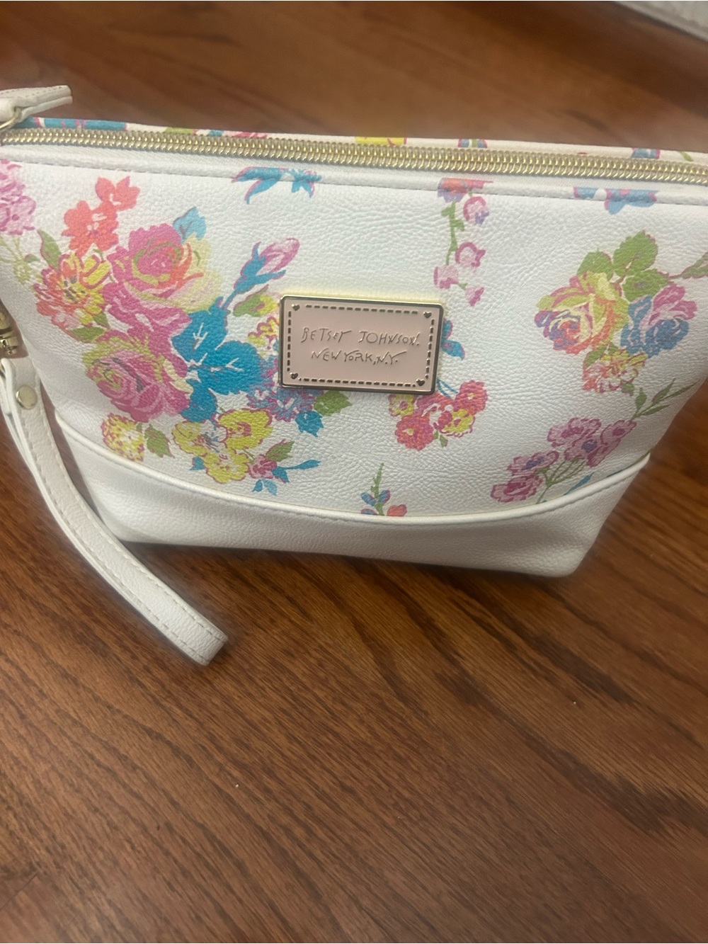 Betsey Johnson Floral Wristlet Cosmetic Bag White Pink Blue Rose Print Pouch